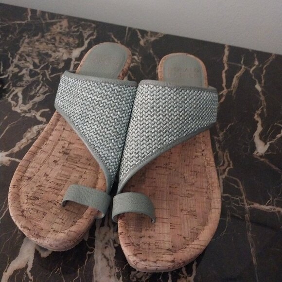 Donald Pliner - Picture 6 of 8